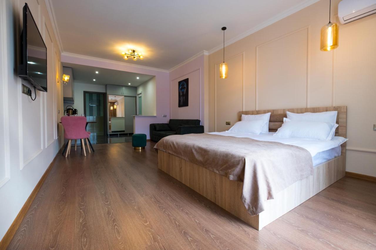 Iren River Side Apartments Тбилиси Экстерьер фото