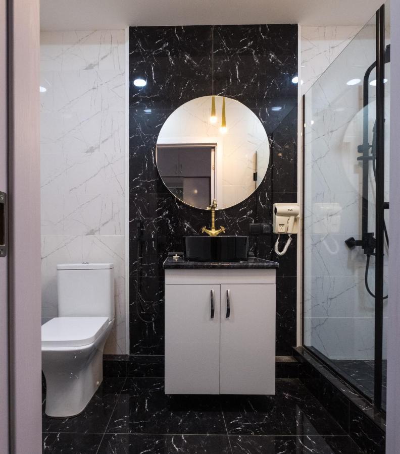 Iren River Side Apartments Тбилиси Экстерьер фото