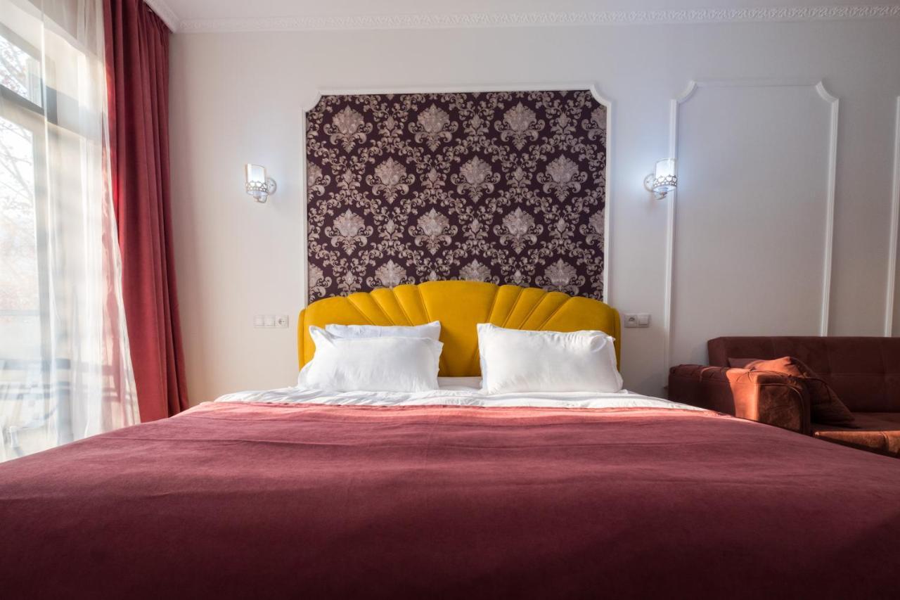 Iren River Side Apartments Тбилиси Экстерьер фото