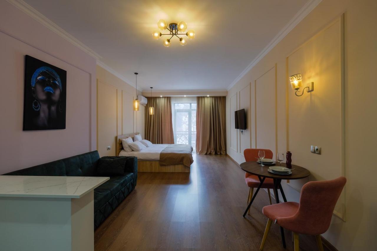 Iren River Side Apartments Тбилиси Экстерьер фото