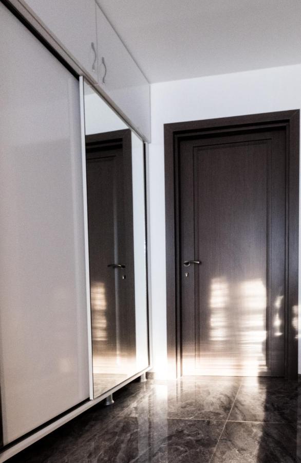 Iren River Side Apartments Тбилиси Экстерьер фото