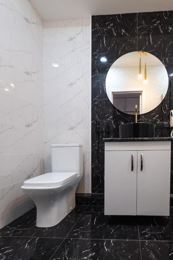 Iren River Side Apartments Тбилиси Экстерьер фото