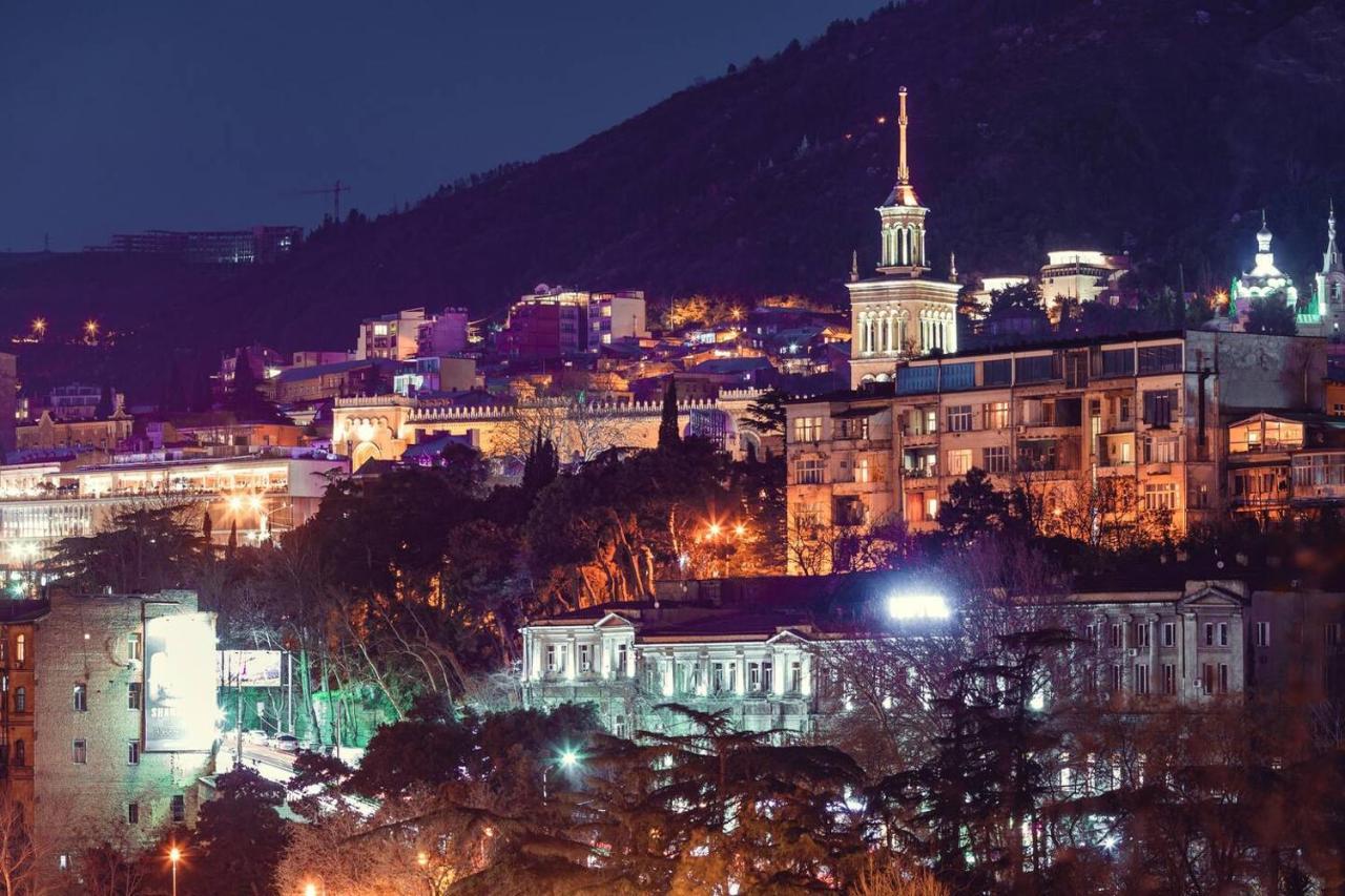 Iren River Side Apartments Тбилиси Экстерьер фото