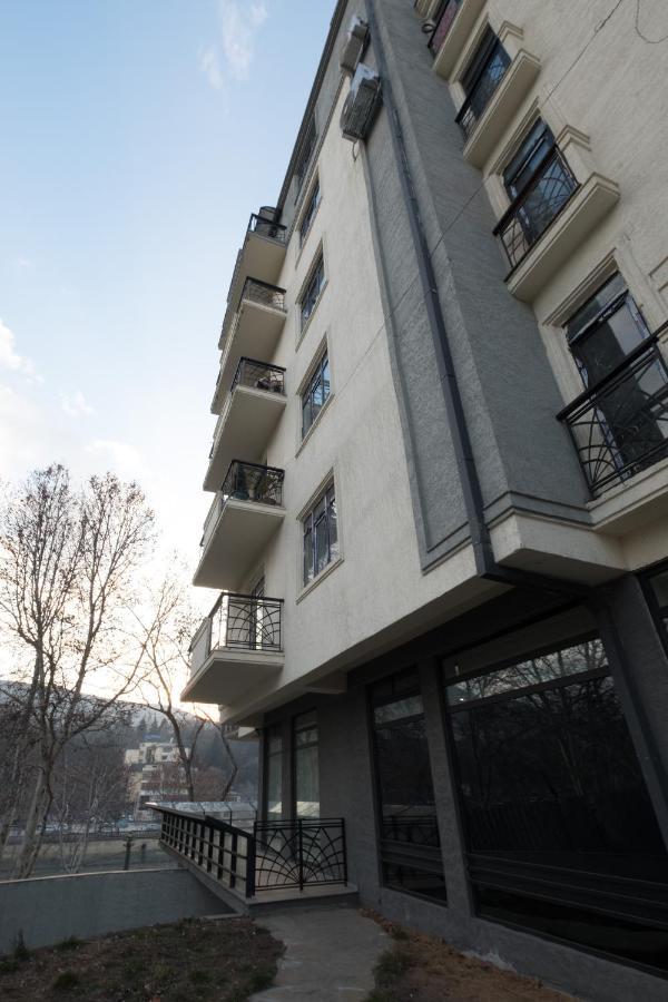 Iren River Side Apartments Тбилиси Экстерьер фото